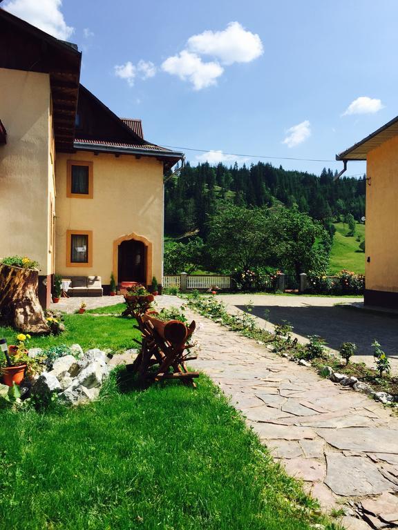 Casa Irinuca Hotell Sadova  Exteriör bild